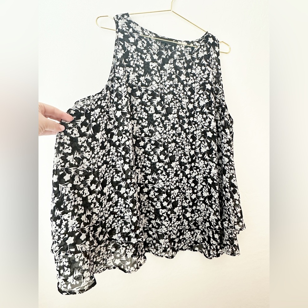 Women’s plus layered tank - lane Bryant size 26/28